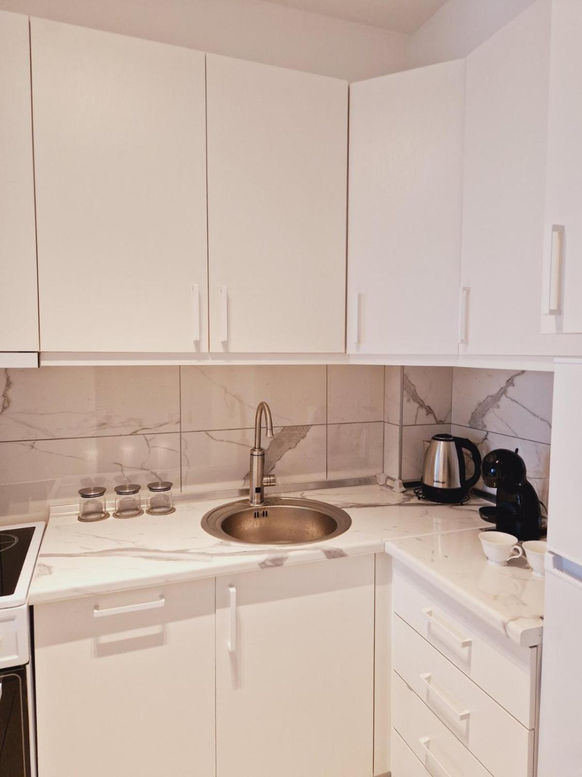 Kamche Lux Apartment Szkopje Kültér fotó