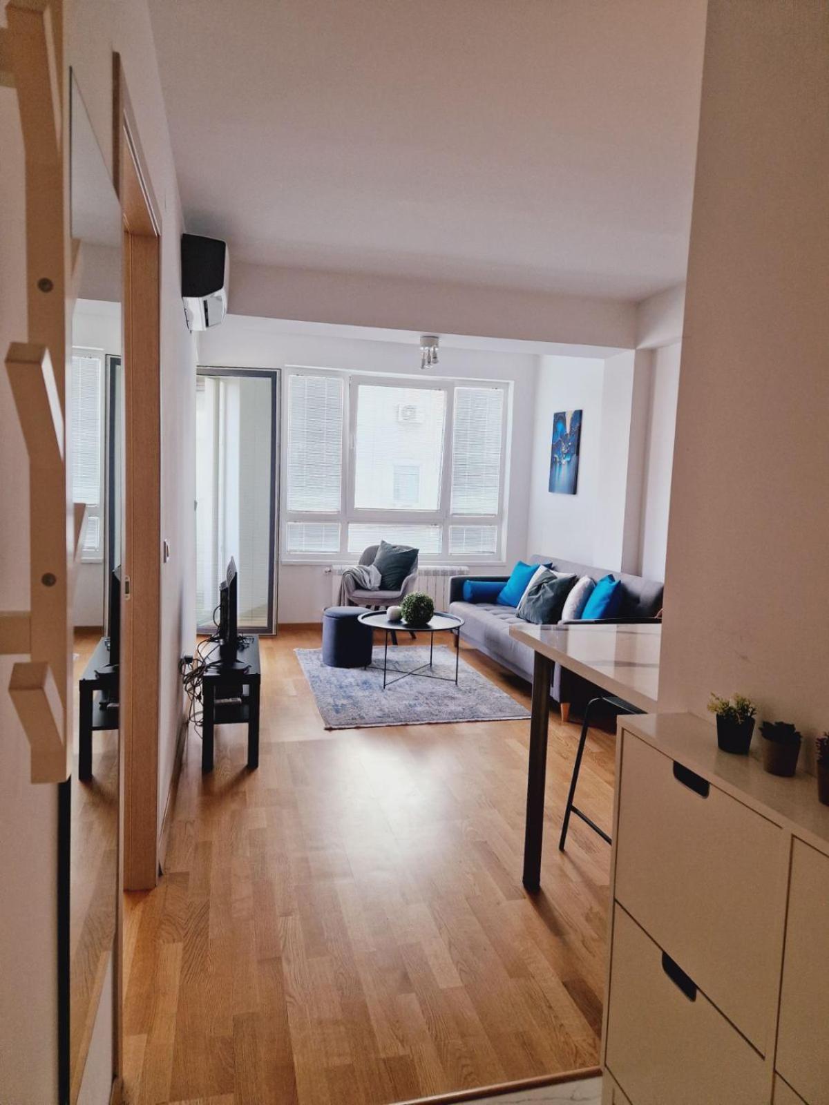 Kamche Lux Apartment Szkopje Kültér fotó