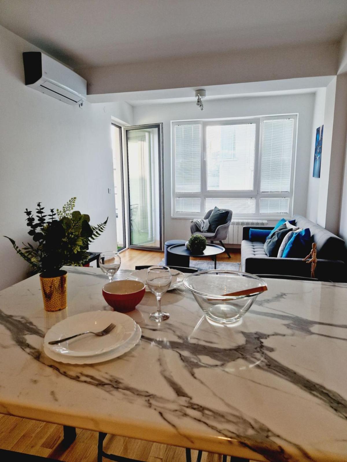 Kamche Lux Apartment Szkopje Kültér fotó