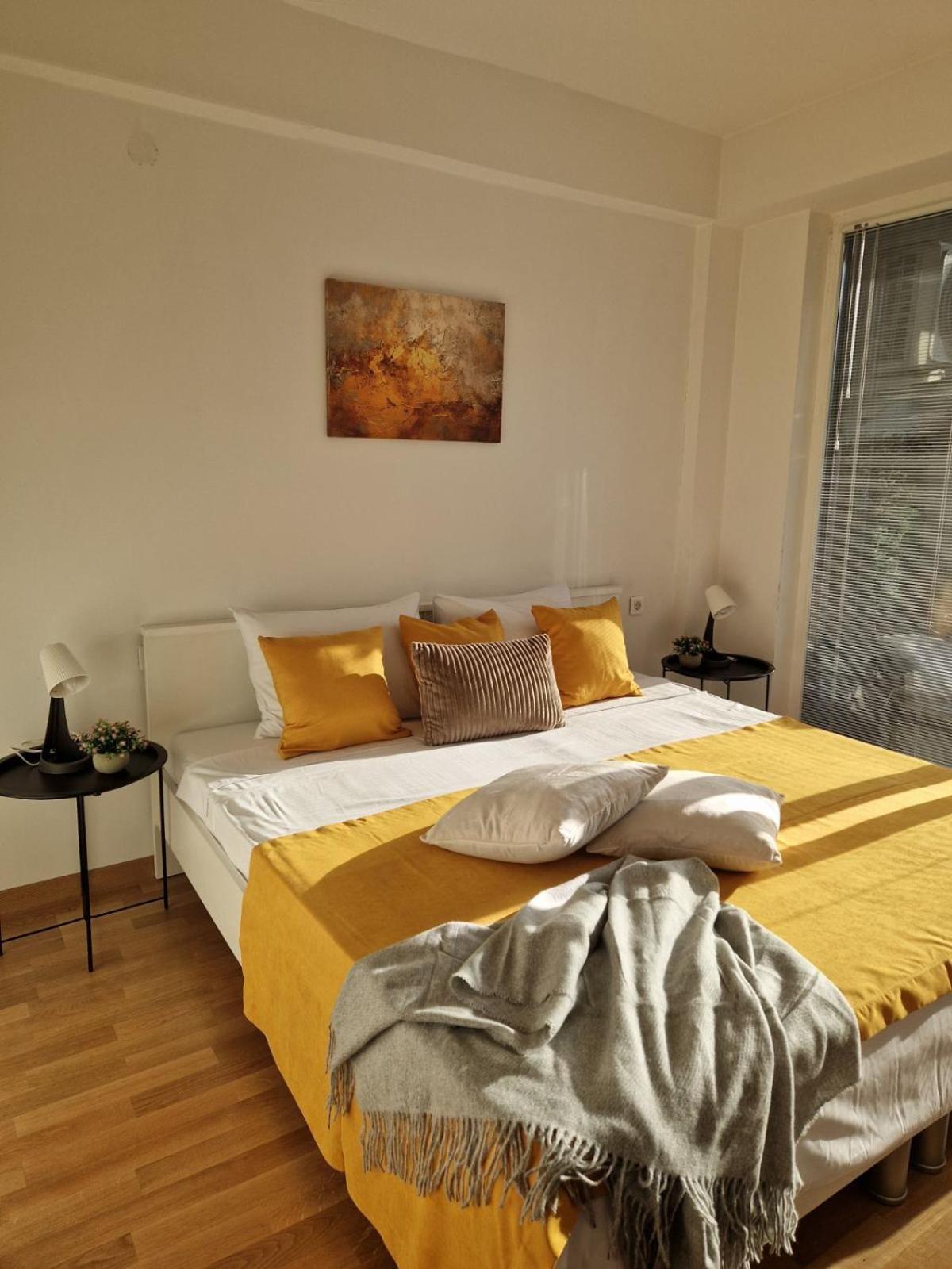 Kamche Lux Apartment Szkopje Kültér fotó